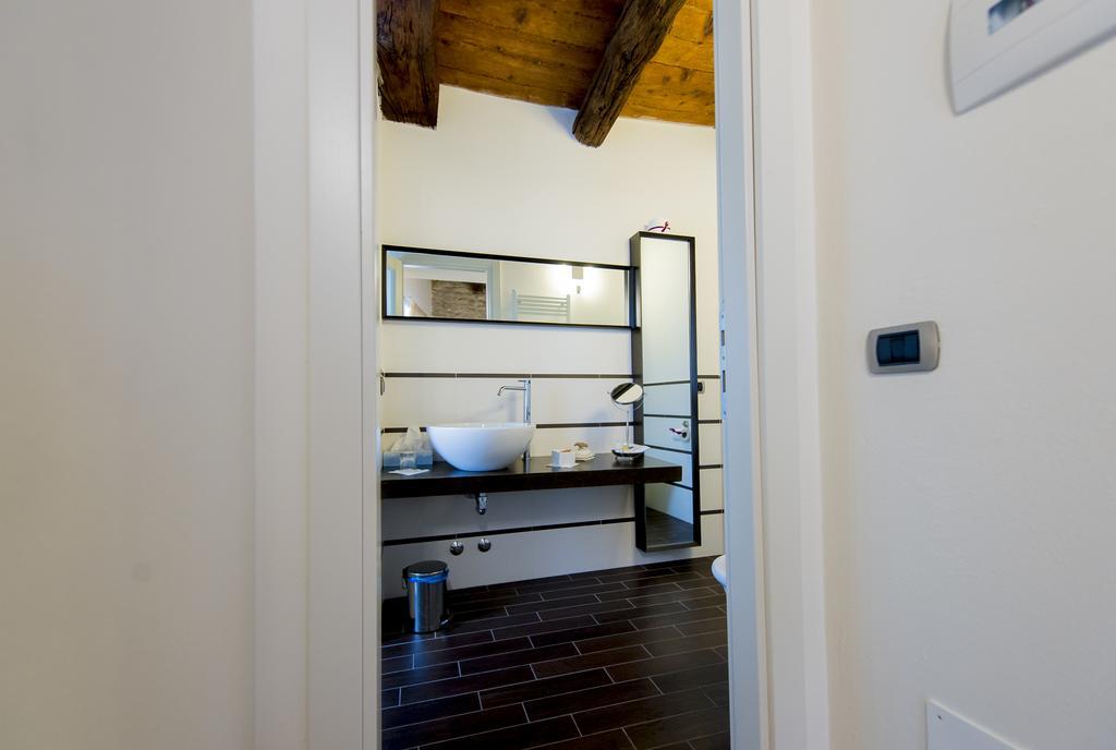 Relais Il Presidio Hotel Oggiono Ruang foto