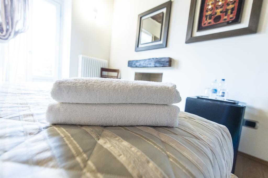 Relais Il Presidio Hotel Oggiono Ruang foto
