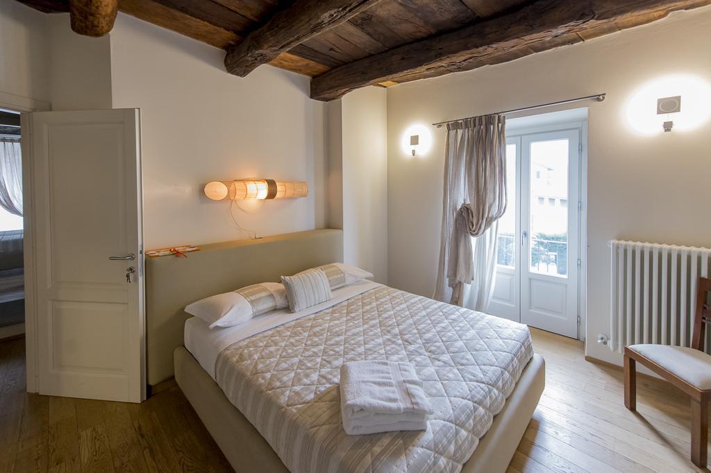 Relais Il Presidio Hotel Oggiono Ruang foto